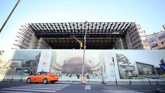 Temeli Cumhurbaşkanı Recep Tayyip Erdoğan tarafından 10 Şubat 2019'da atılan yeni AKM'nin yapımı sürüyor. İlk AKM'nin mimarı olan Hayati Tabanlıoğlu'nun oğlu mimar Murat Tabanlıoğlu'nun imzasını taşıyan merkezin inşaatında çalışmalar aralıksız devam ediyor.