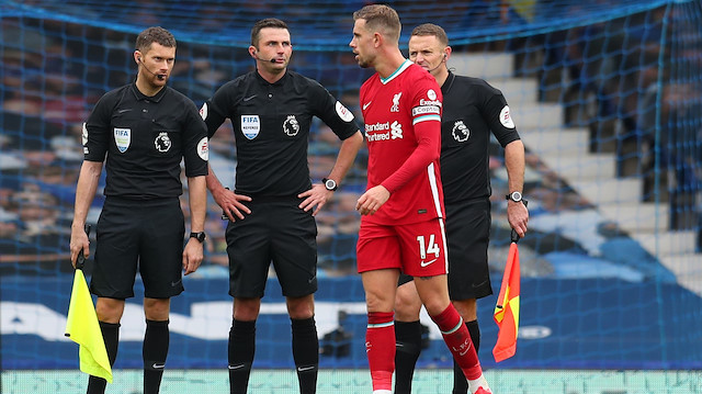 Everton-Liverpool maçına VAR hakeminin kararı damga vurdu.