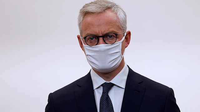 French Economy and Finance Minister Bruno Le Maire wears a face mask during a press conference to present the details of new restrictions aimed at curbing the spread of the coronavirus disease (COVID-19), announced the day before by the president, in Paris, France, October 15, 2020. Ludovic Marin/Pool via REUTERS

