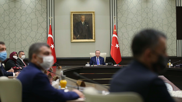  Cumhurbaşkanı Erdoğan'ın toplantı sonrası açıklama yapması bekleniyor.  