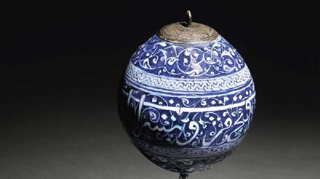 İngiltere'de 5 asırlık Osmanlı çinisi rekor fiyata satışa çıkıyor.