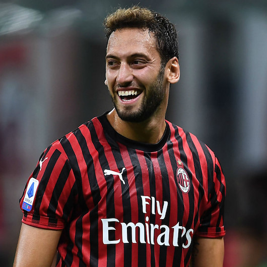 Hakan Çalhanoğlu-Milan görüşmeleri basına sızdı: İşte dudak uçuklatan maaş teklifi