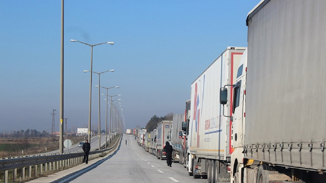 تركيا ترسل 110 آلاف طن مساعدات غذائية للمحتاجين بدول أخرى