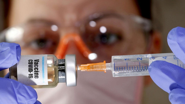 أكسفورد: استمرار التجارب السريرية للقاح كورونا رغم وفاة متطوع