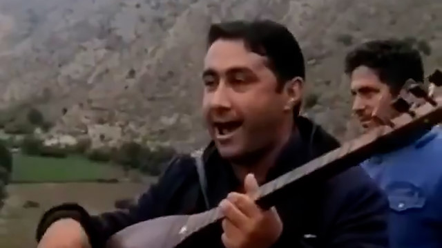 İran sınırında Azerbaycan Türkleri'nden sazlı sözlü kutlama