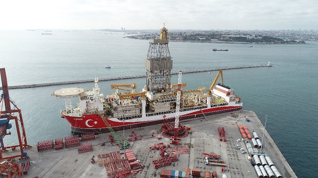 Kanuni sondaj gemisinde platform söküm çalışmaları başladı.