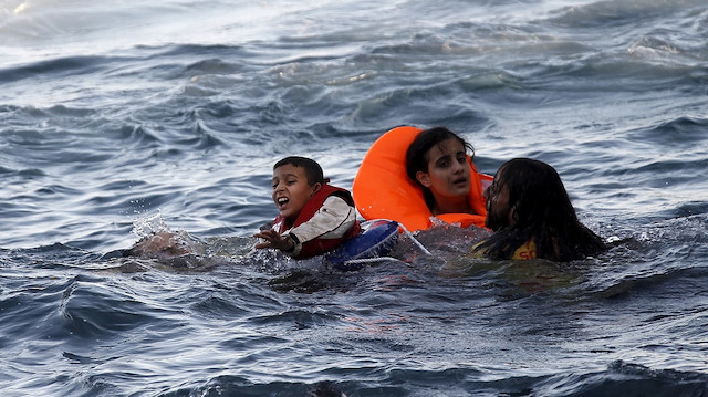 بشكل ينافي القانون الدولي.."دير شبيغل": وكالة "فرونتكس" تدعم اليونان بعمليات إعادة اللاجئين للبحر