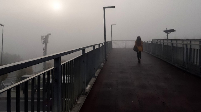 İstanbullular güne sisli bir havayla uyandı. 
