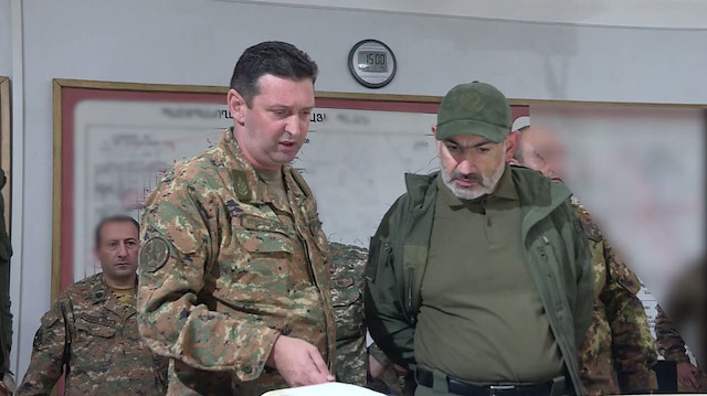 Dağlık Karabağ'ın sözde Savunma Bakanı Celal Harutyunyan ile Ermenistan Başbakanı Nikol Paşinyan.