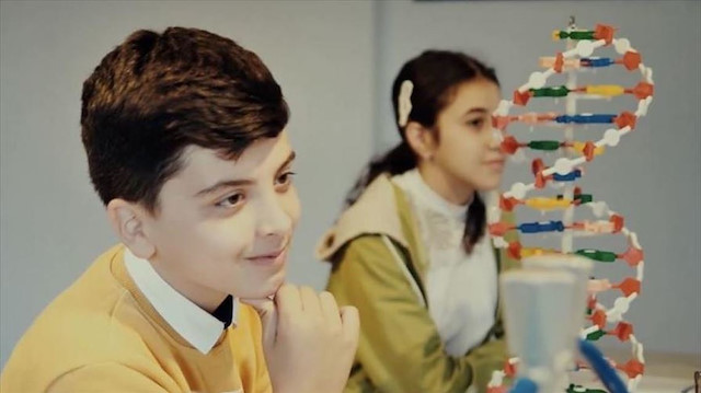 "تيكا" التركية تزود مدرسة جورجية بمختبرات علمية