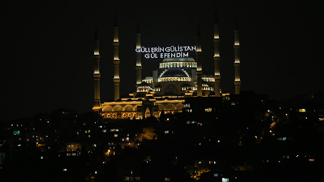 Büyük Çamlıca Camii'ne