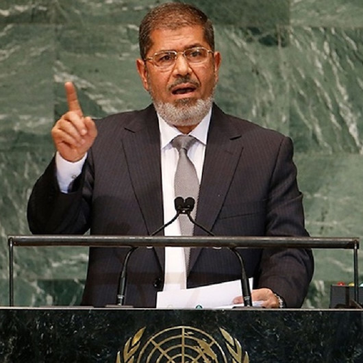 Mısırın seçilmiş ilk Cumhurbaşkanı Muhammed Mursi 2012de BMye böyle seslenmişti: Peygamberimizi seviyor ve ona tabi oluyoruz