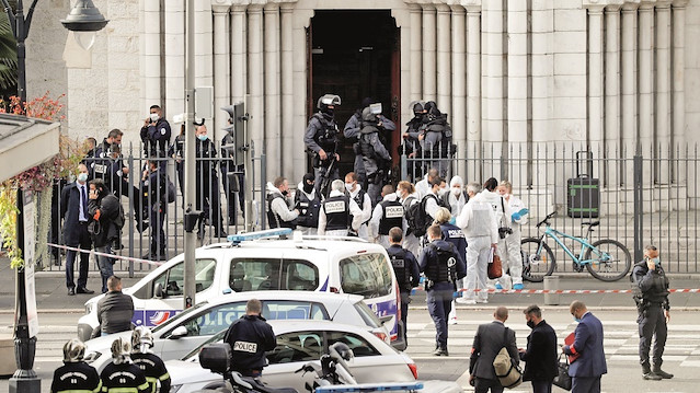 Fransa’da kiliseye saldırı: 3 ölü