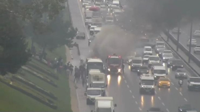 Kavacık'ta yolcu dolu otobüs alev alev yandı
