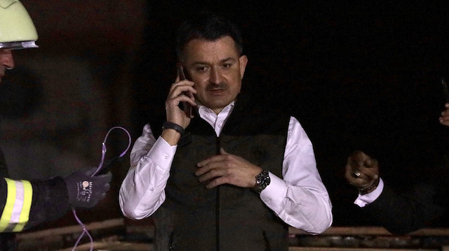 Bakan Pakdemirli, enkaz altındaki vatandaşla telefonla konuştu
