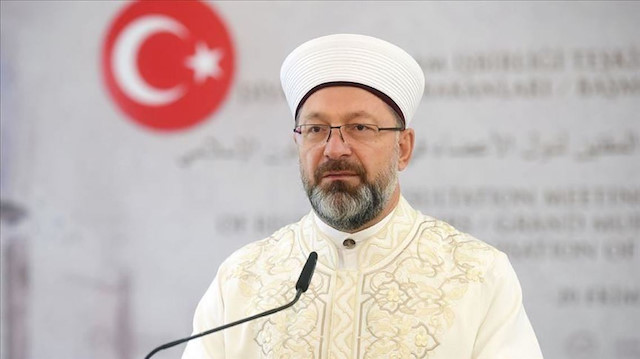 رئيس الشؤون الدينية بتركيا يدين حادث الطعن في فرنسا