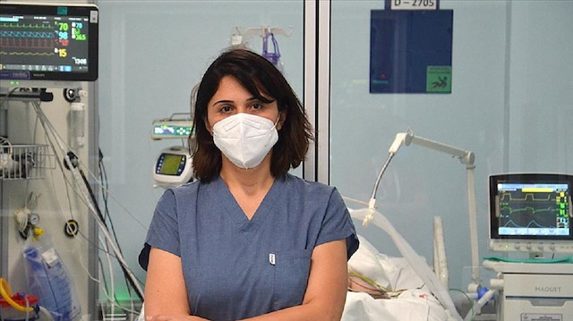 Uzm. Dr. Esra Adıyeke