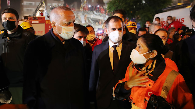 Cumhurbaşkanı Recep Tayyip Erdoğan, İzmir'de deprem bölgesini ziyaret etti.