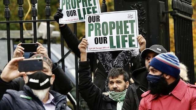 لندن: مظاهرة مناهضة لماكرون أمام السفارة الفرنسية