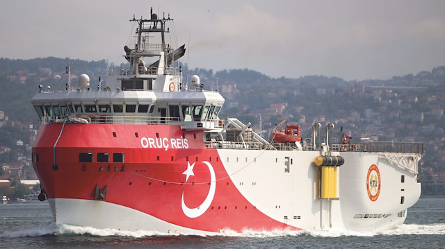 Dünyadaki tam donanımlı ve çok amaçlı ender araştırma gemilerinden biri olan Oruç Reis’te, 2 ve 3 boyutlu sismik, gravite, manyetik olarak jeofizik araştırması yapılabiliyor.