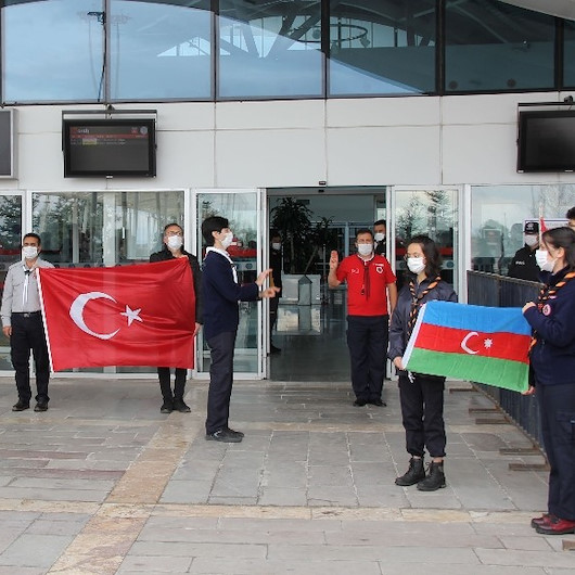 Karabağ, Sivas’ta ‘Çırpırdı Karadeniz’ türküsüyle karşılandı