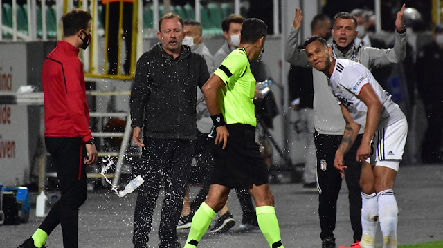 Josef, 2 maçlık cezasının birini Yeni Malatyaspor maçına çekmişti.