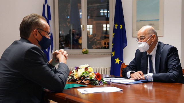 Yunanistan Dışişleri Bakanı Nikos Dendias, Almanya'da ikili görüşmeler gerçekleştirdi.