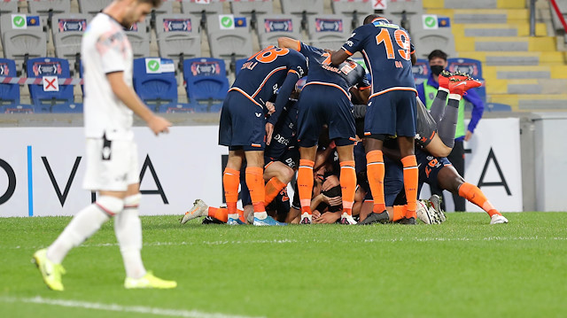 Başakşehirli futbolcuların gol sevinci