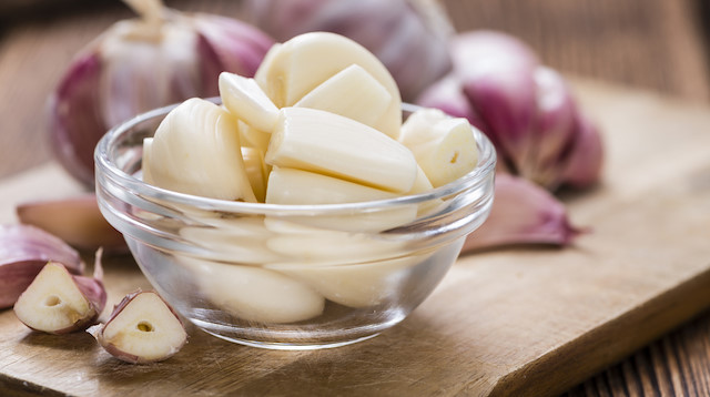 Elma; lif, flavonoidler, C, A, E vitamini ve potasyum gibi mineraller içeriyor. Yapılan çalışmalar; haftada 5 porsiyon ve üzerindeki elma tüketiminin akciğer fonksiyonunu geliştirmeye yardımcı olabileceğini gösterdi. Sigara içen bireylerde yapılan bir çalışmada da; elma tüketen kişilerin akciğer fonksiyonunda daha yavaş bir düşüş olduğu gösterildi. 