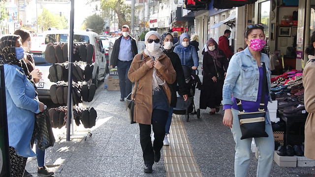 Balıkesir'de artan koronavirüs vakalarına karşı yeni kararlar alındı.