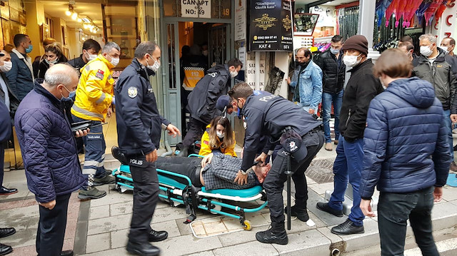 Yaralılar, sağlık ekiplerince Kocaeli Devlet Hastanesine götürüldü.​