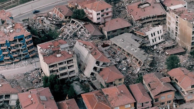 İstanbul'da 7.5 büyüklüğündeki bir depremin on binlerce can kaybına yol açmasından endişe ediliyor.