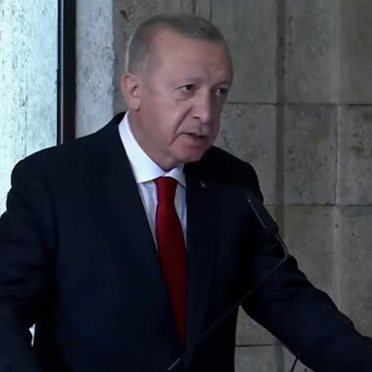 Cumhurbaşkanı Erdoğan Anıtkabir Özel Defterini imzaladı