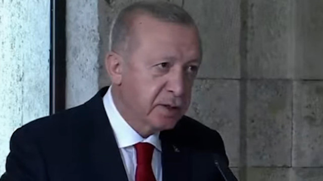 Cumhurbaşkanı Erdoğan Anıtkabir Özel Defteri'ni imzaladı