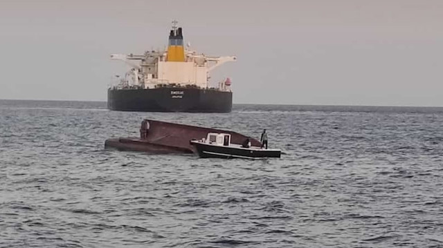 Adana'da tanker ile çarpışan tekne alabora oldu: 5 kişinin cansız bedenine ulaşıldı