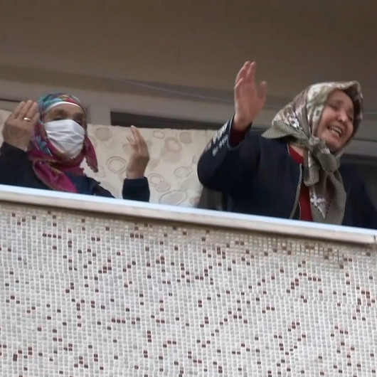 Bayrampaşada korkutan yangın: Kadın ve çocuklar camlara çıkarak yardım istedi