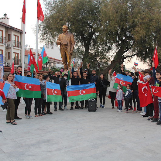 Azerbaycan zaferi Muğlada coşkuyla kutlandı: Kutlamaya Ülkü Ocakları da katıldı