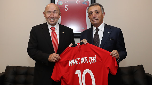 TFF Başkanı Nihat Özdemir ve Beşiktaş Kulübü Başkanı Ahmet Nur Çebi