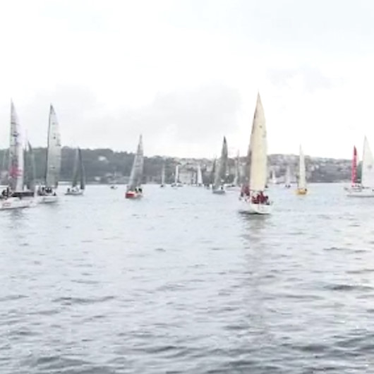 Yelkencilerden İstanbul Boğazı’nda görsel şölen