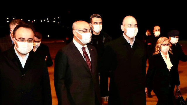 çişleri Bakanı Süleyman Soylu, İzmir’de yaşanan depremin ardından inceleme yapmak üzere gece saatlerinde kente geldi.