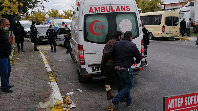 Yaralı sürücü ambulansla hastaneye kaldırıldı. 