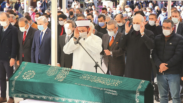 Gazetemizin eski yazarlarından, fikir ve kalem erbabı Ahmet Kekeç son yolculuğuna uğurlandı.