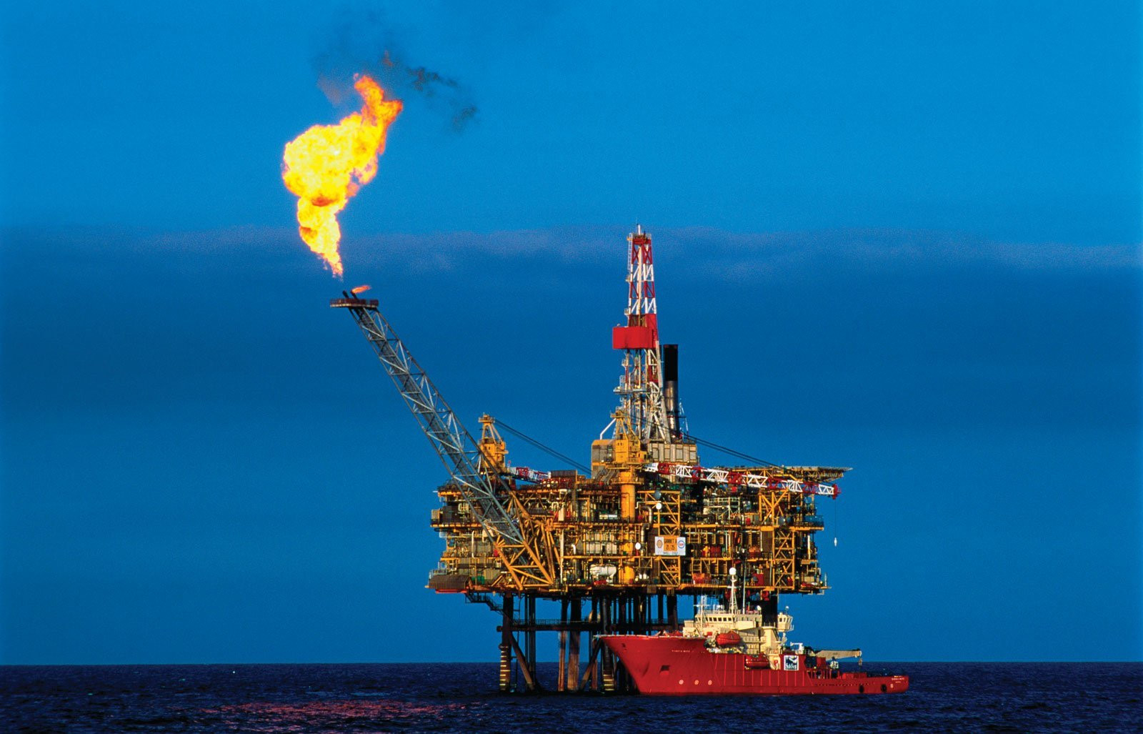 Türkiye Karadeniz'de 405 milyar metreküplük doğalgaz rezervi keşfetti.