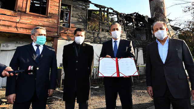 Vali Yerlikaya'nın katılımıyla Vaniköy Camii restorasyon protokolü imzalandı. 