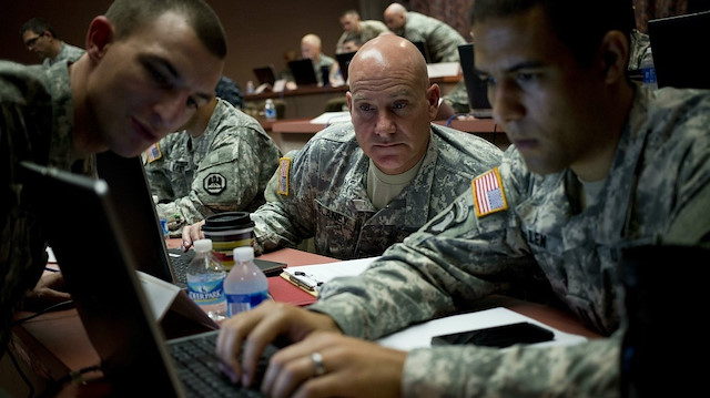 ABD ordusu, bilgileri uygulamaların verileri gönderdiği şirketlerden alıyor.