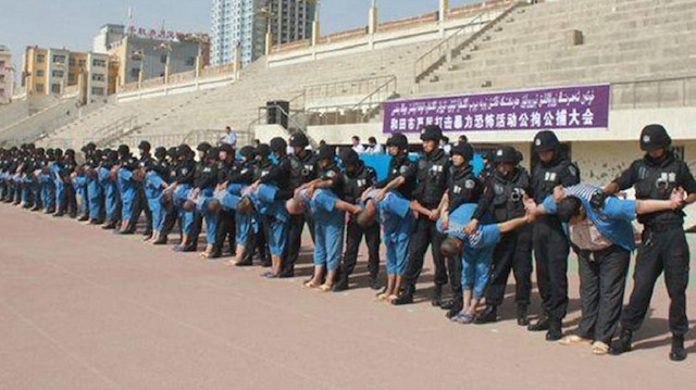 3 milyon Uygur Türkü kamplarda işkenceye maruz kalıyor. 