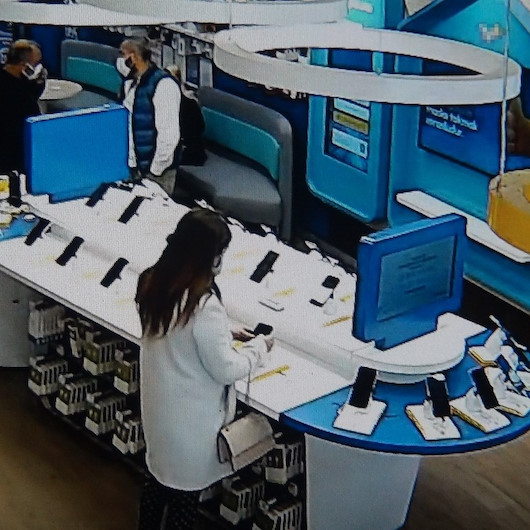 Okmeydanı’nda organize telefon hırsızlığı kamerada