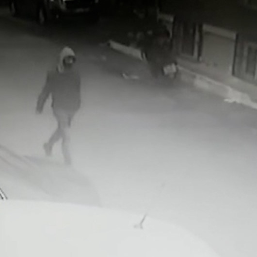 Kağıthanede yaşlı adama markette ekmek bıçağıyla gasp girişimi