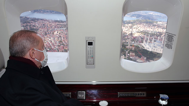 Cumhurbaşkanı Erdoğan, Çamlıca tepesindeki çalışmaları havadan inceledi.