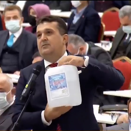 AK Parti İBB Meclis Üyesi Tuncerden İmamoğluna dezenfektan tepkisi: 15 TL nerede, 75 TL nerede?